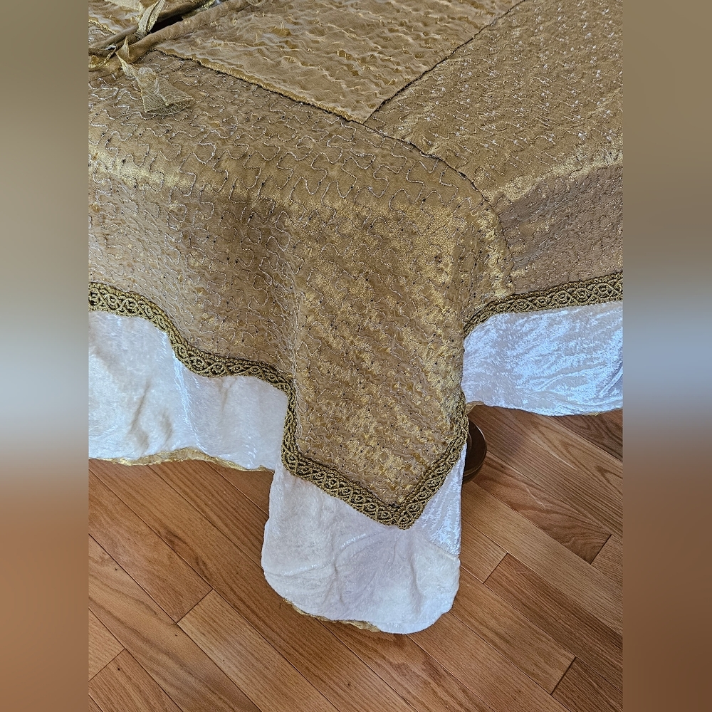 VTG 1990s Ross-Simon Christmas Tree Skirt 54" Square Gold Metallic & CreamVelvet